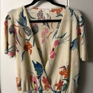 Floral blousy cream top with slight cinched waist